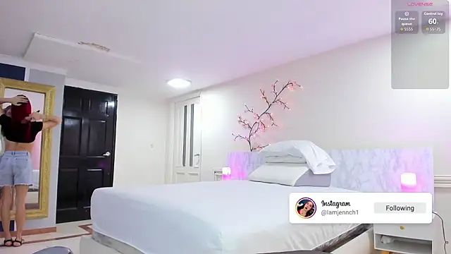 charolbruce 1 online show from March 2026 11:55:02 AM