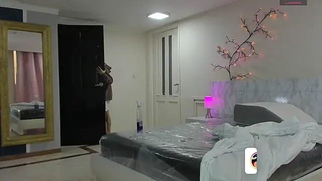 charolbruce 1 online show from April 2026 11:55:02 AM