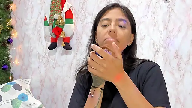 Snapshot of BarbieHotLaura chatting on December 2024 02:38:02 PM BarbieHotLaura online show from December 2024 02:38:02 PM