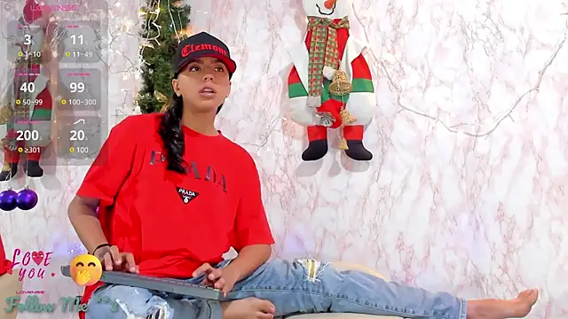 Snapshot of BarbieHotLaura chatting on December 2024 02:54:02 AM BarbieHotLaura online show from December 2024 02:54:02 AM