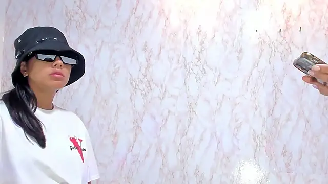 Snapshot of BarbieHotLaura chatting on January 2025 06:03:02 PM BarbieHotLaura online show from January 2025 06:03:02 PM