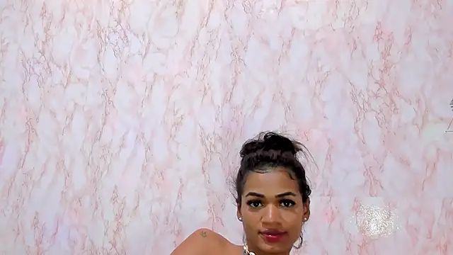 Snapshot of BarbieHotLaura chatting on January 2025 02:04:02 AM BarbieHotLaura online show from January 2025 02:04:02 AM