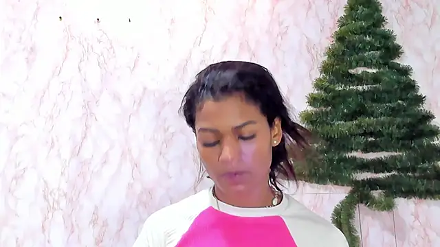 Snapshot of BarbieHotLaura chatting on January 2025 01:16:02 AM BarbieHotLaura online show from January 2025 01:16:02 AM