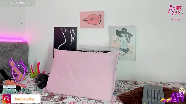 Snapshot of BarbieHotLaura chatting on November 2025 06:40:02 PM BarbieHotLaura online show from November 2025 06:40:02 PM