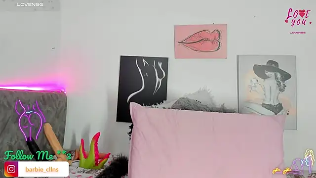 Snapshot of BarbieHotLaura chatting on November 2025 09:58:02 PM BarbieHotLaura online show from November 2025 09:58:02 PM