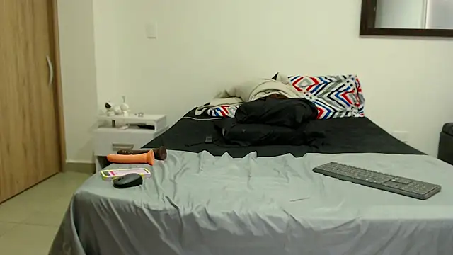 Snapshot of AnnieRoss69 chatting on February 2025 09:09:01 PM AnnieRoss69 online show from February 2025 09:09:01 PM