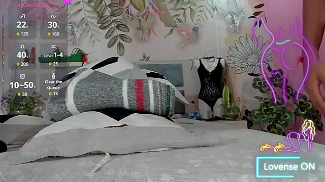 Snapshot of bigblacktransxxx chatting on December 2025 01:05:02 PM bigblacktransxxx online show from December 2025 01:05:02 PM