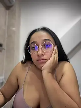 Snapshot of cata_megan chatting on March 2025 12:44:01 AM cata megan online show from March 2025 12:44:01 AM