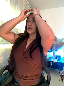 Snapshot of emmily_d chatting on November 2025 06:50:01 PM emmily d online show from November 2025 06:50:01 PM