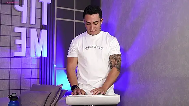 Ryan Hunt online show from October 2025 06:36:01 PM