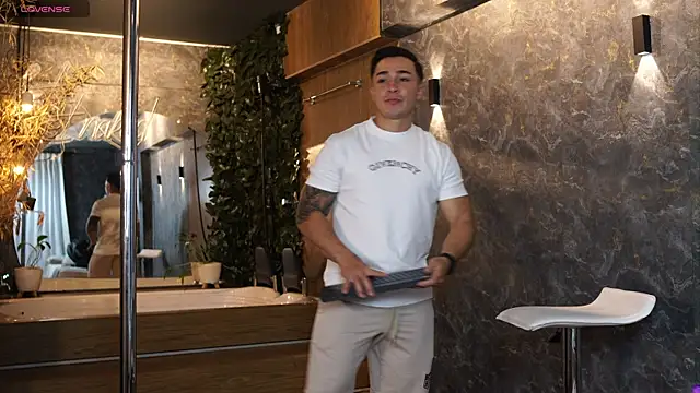 Ryan Hunt online show from November 2025 12:27:01 PM