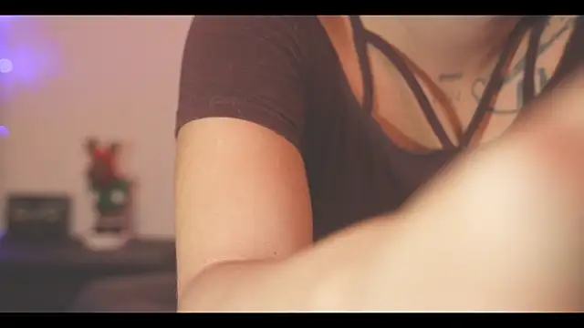 LorenRosse online show from December 2025 12:07:01 AM