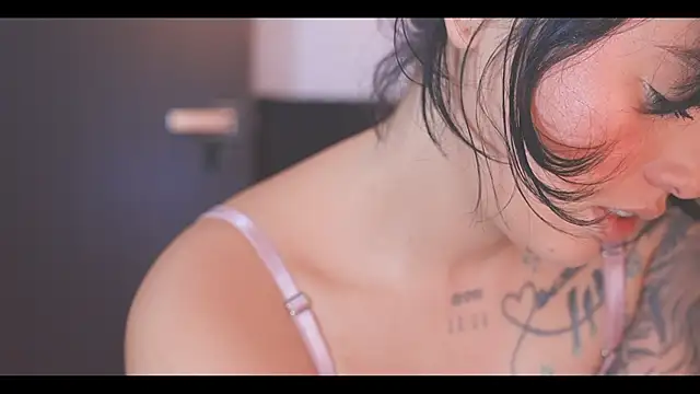 LorenRosse online show from February 2026 11:30:02 PM