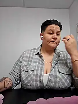 DevilDahm online show from December 2024 10:12:01 PM