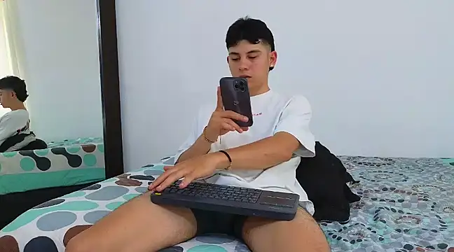 Snapshot of Deam_Broowm chatting on February 2025 09:17:01 PM Deam Broowm online show from February 2025 09:17:01 PM