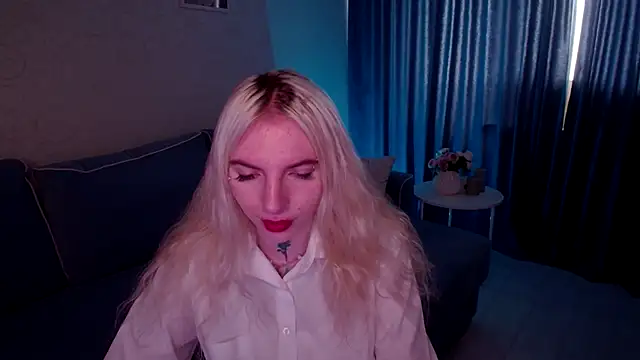 Snapshot of AnneTenet chatting on September 2025 09:11:01 AM AnneTenet online show from September 2025 09:11:01 AM