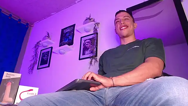 ThomsEvery  online show from January 2025 03:13:01 AM