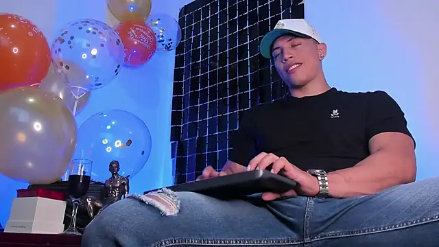 ThomsEvery  online show from March 2025 01:00:02 AM