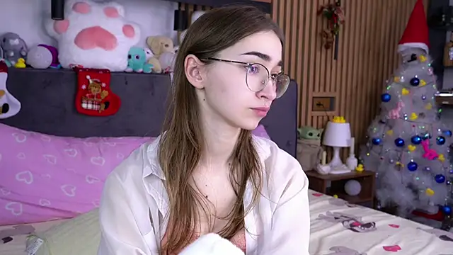 PollyBeev online show from November 2025 07:19:01 AM