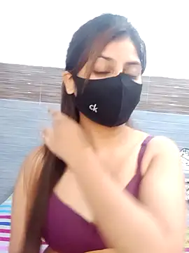 Snapshot of Hoty-Shivangi chatting on December 2024 01:00:01 PM Hoty-Shivangi online show from December 2024 01:00:01 PM