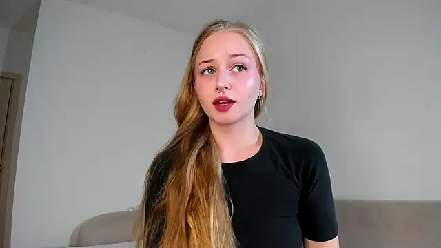 MiaMews online show from November 2025 12:16:01 PM