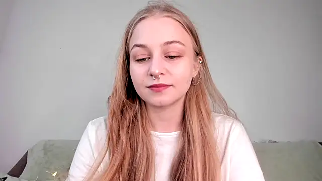 Snapshot of MiaMews chatting on March 2026 04:02:02 PM MiaMews online show from March 2026 04:02:02 PM