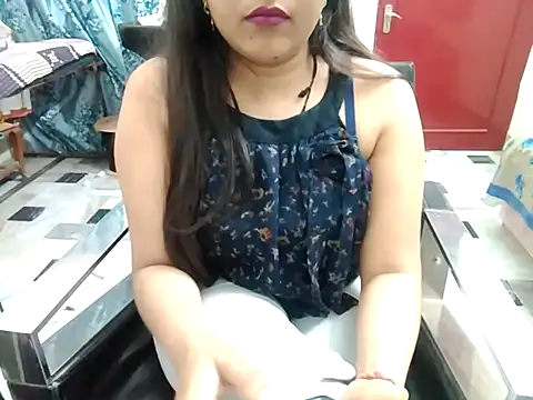 Snapshot of aarushi_sharmaa chatting on February 2025 05:29:01 PM aarushi sharmaa online show from February 2025 05:29:01 PM