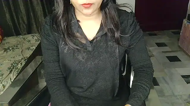 Snapshot of aarushi_sharmaa chatting on November 2025 03:56:02 PM aarushi sharmaa online show from November 2025 03:56:02 PM