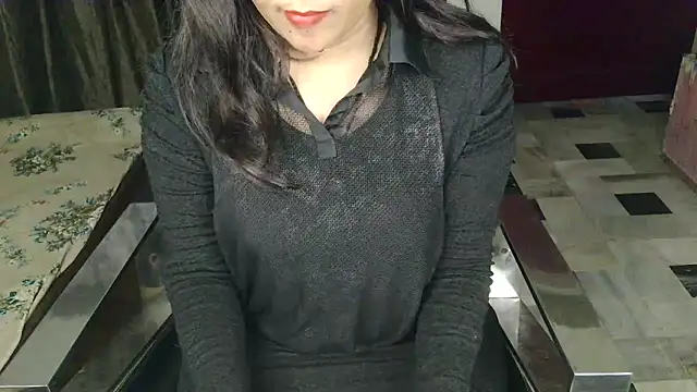 Snapshot of aarushi_sharmaa chatting on November 2025 04:22:01 AM aarushi sharmaa online show from November 2025 04:22:01 AM