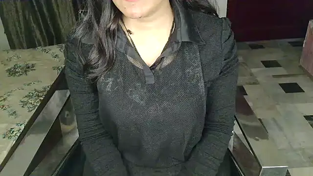 Snapshot of aarushi_sharmaa chatting on November 2025 03:53:02 AM aarushi sharmaa online show from November 2025 03:53:02 AM