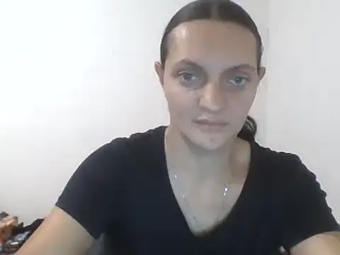 Snapshot of Vimed19 chatting on October 2025 04:40:02 PM Vimed19 online show from October 2025 04:40:02 PM