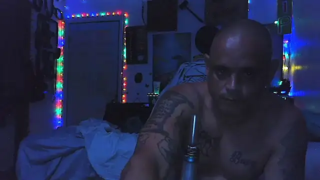 Snapshot of Buffshagswell chatting on April 2026 07:44:02 PM Buffshagswell online show from April 2026 07:44:02 PM