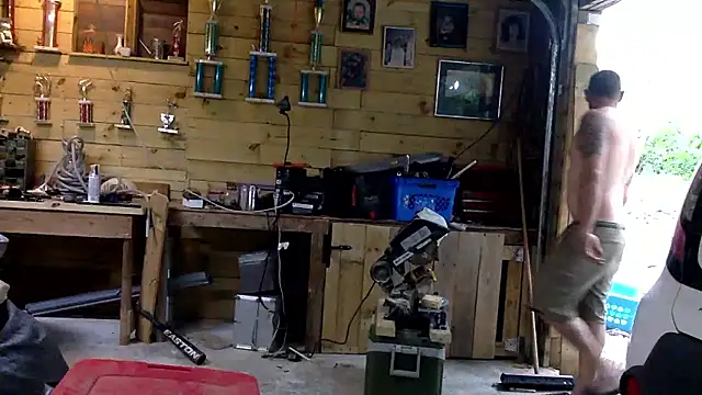 Snapshot of Buffshagswell chatting on April 2026 09:27:01 PM Buffshagswell online show from April 2026 09:27:01 PM