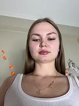 NickiLike online show from October 2025 06:01:01 PM