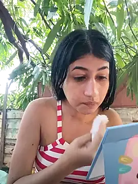 Julix A online show from November 2025 07:30:02 PM