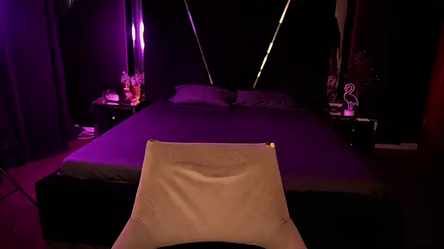 Snow WhiteeeX online show from September 2025 05:40:01 AM