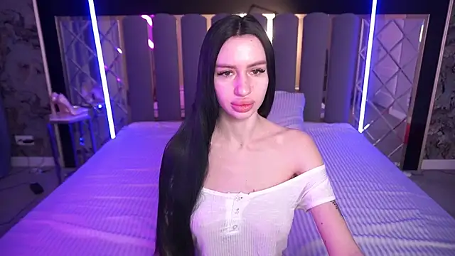 Snapshot of Snow_WhiteeeX chatting on March 2026 06:32:01 AM Snow WhiteeeX online show from March 2026 06:32:01 AM