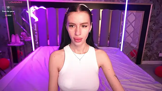 Snapshot of Snow_WhiteeeX chatting on March 2026 06:35:01 AM Snow WhiteeeX online show from March 2026 06:35:01 AM