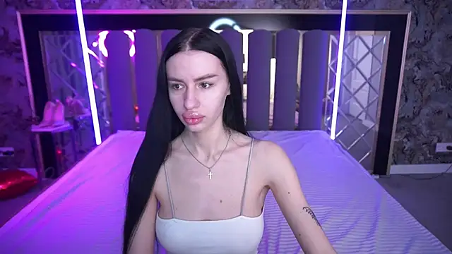 Snapshot of Snow_WhiteeeX chatting on April 2026 05:37:02 AM Snow WhiteeeX online show from April 2026 05:37:02 AM