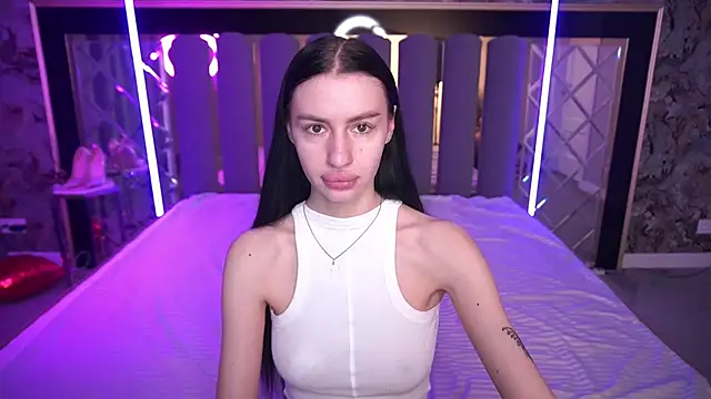 Snapshot of Snow_WhiteeeX chatting on April 2026 05:41:01 AM Snow WhiteeeX online show from April 2026 05:41:01 AM