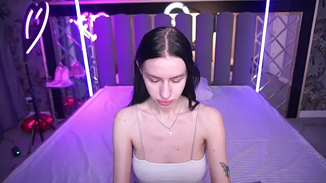 Snapshot of Snow_WhiteeeX chatting on April 2026 05:45:02 AM Snow WhiteeeX online show from April 2026 05:45:02 AM