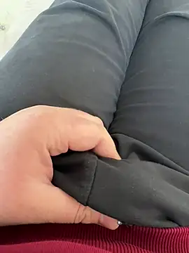 Snapshot of reelciii21 chatting on February 2025 11:24:02 AM reelciii21 online show from February 2025 11:24:02 AM