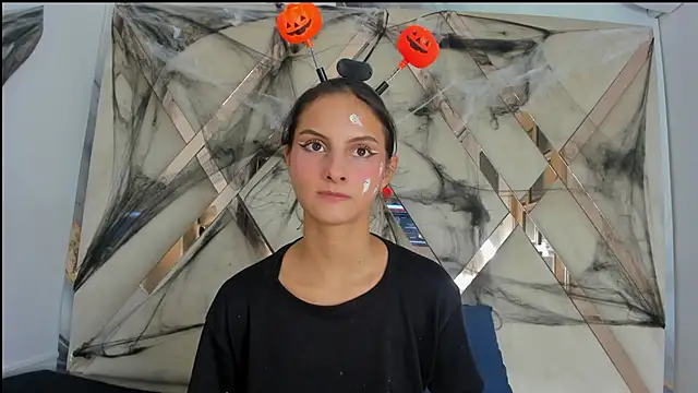 ninaht online show from October 2025 08:49:02 PM