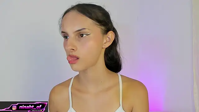 Snapshot of ninaht chatting on April 2026 09:05:01 PM ninaht online show from April 2026 09:05:01 PM