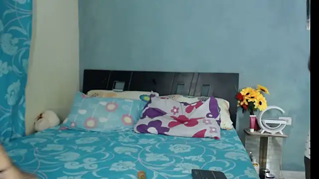 Snapshot of Madison__12 chatting on February 2025 02:17:02 AM Madison  12 online show from February 2025 02:17:02 AM