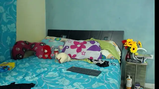 Snapshot of Madison__12 chatting on February 2025 05:08:01 AM Madison  12 online show from February 2025 05:08:01 AM