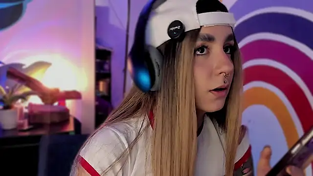 Alice woodville online show from September 2025 08:53:02 PM