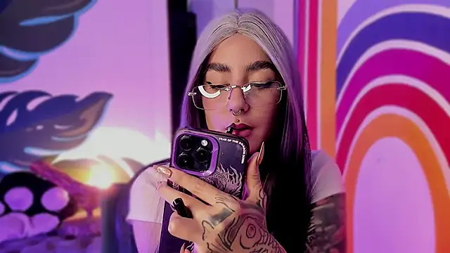 Alice woodville online show from September 2025 09:38:01 PM