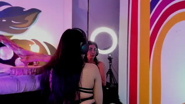 Alice woodville online show from September 2025 07:15:02 PM