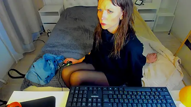 Elizabe th online show from January 2025 12:48:02 AM